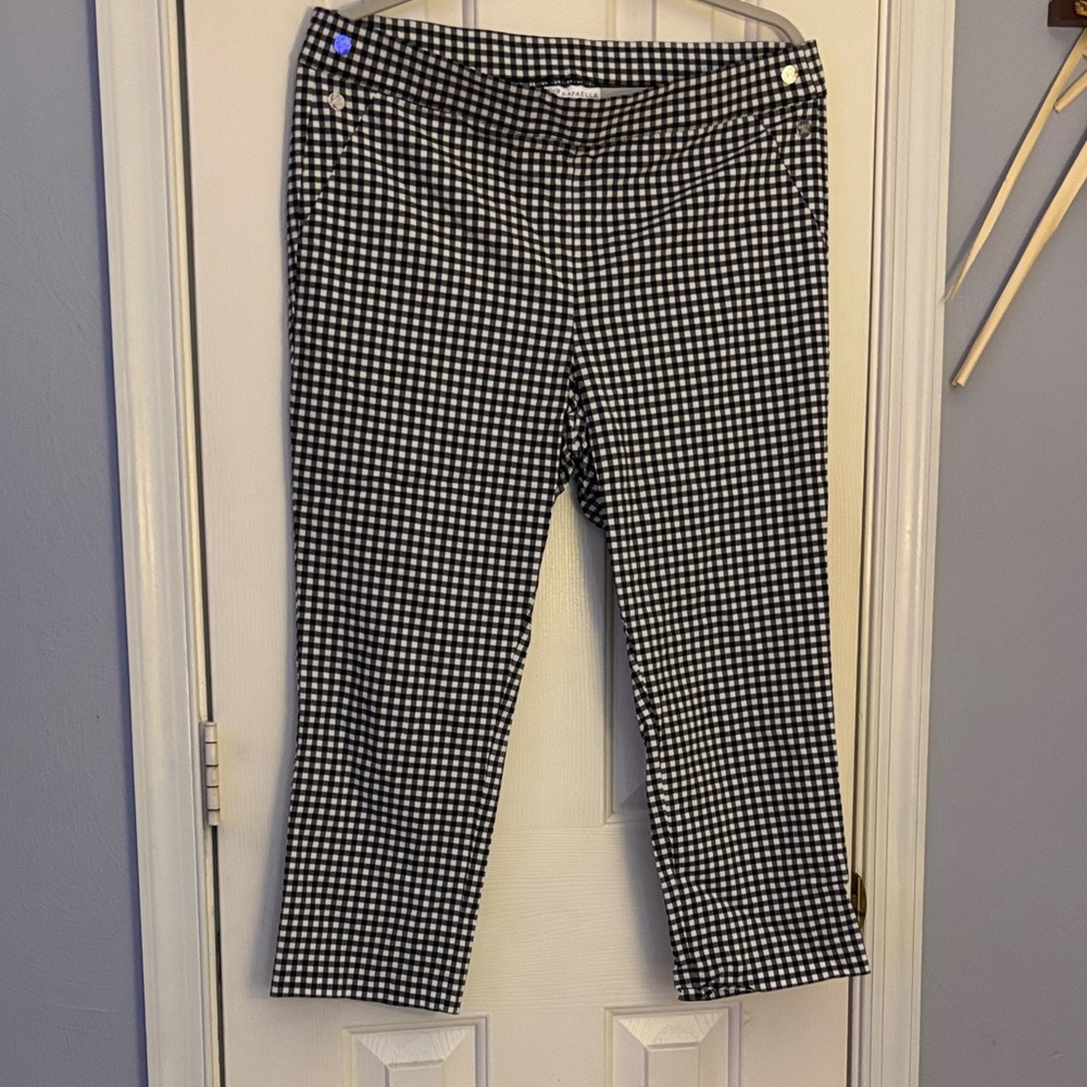Rafaella Women's Black and White Checkered Capris
